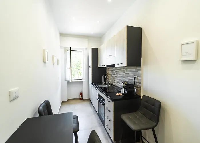 Mare Fuori Oda ve Kahvaltı